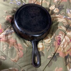 WAGNER WARE CAST IRON SKILLET -0-